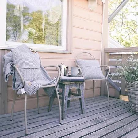 Linnuse Διαμέρισμα Haapsalu